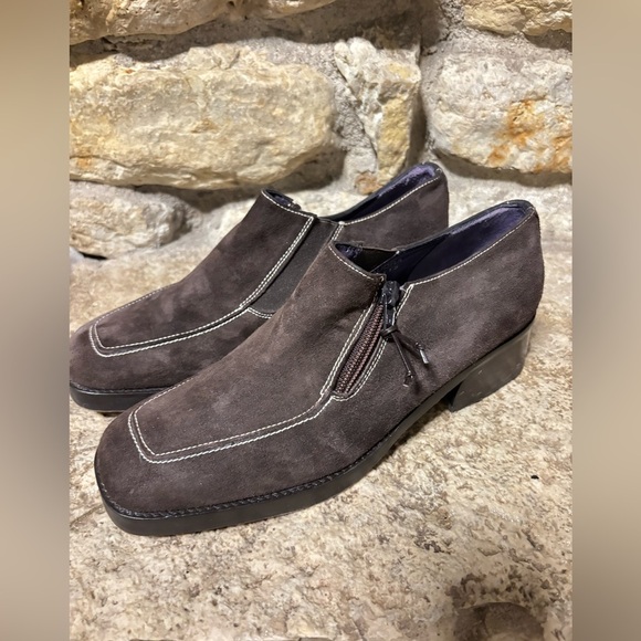 DONALD J PLINER Audra Brown Suede White Stitching Side Zip Loafers Women’s 8 - Picture 4 of 10